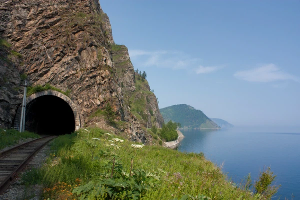 Экскурсия вдоль КБЖД на катере фото