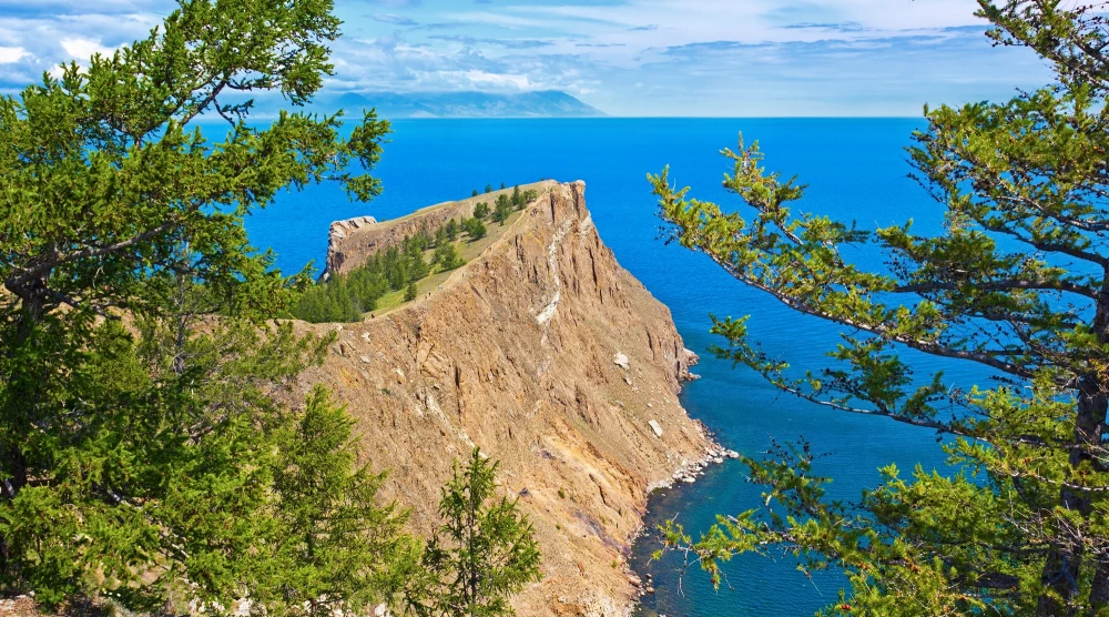 Самая северная оконечность острова Ольхон на Байкале, мыс Хобой (Собачий)