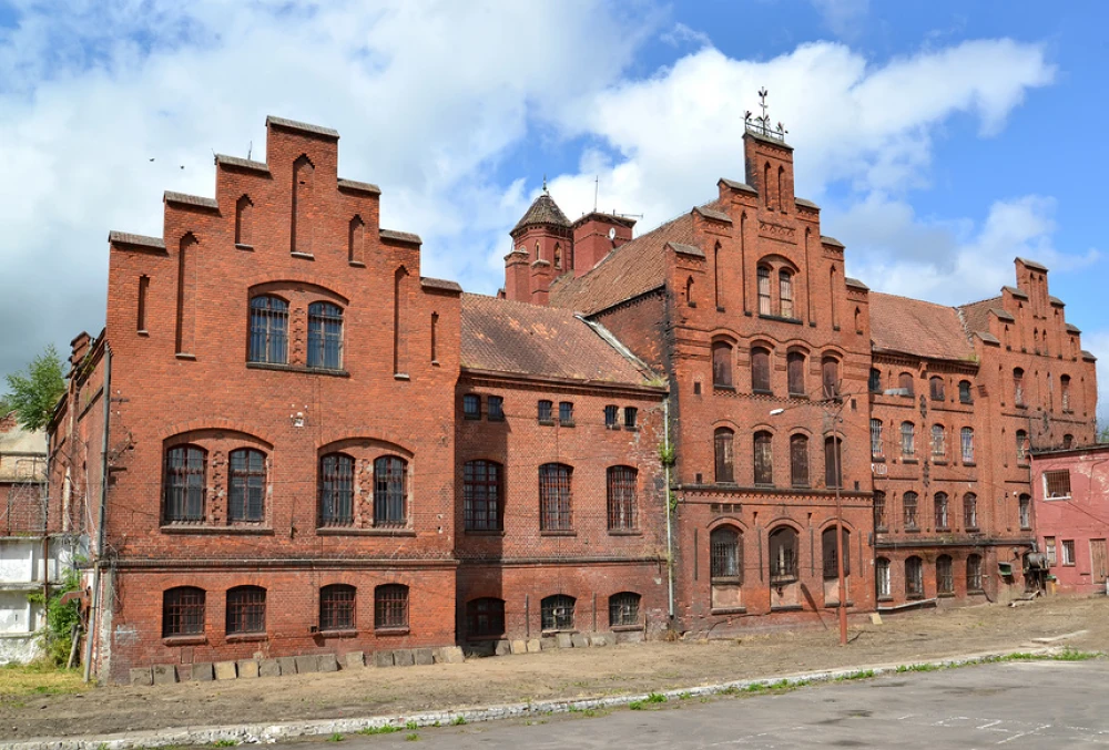 Тевтонский замок Тапиау летним днем, Гвардейск, Калининградская область