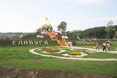 Площадь Тысячелетия  – фото достопримечательности вы увидите на экскурсии