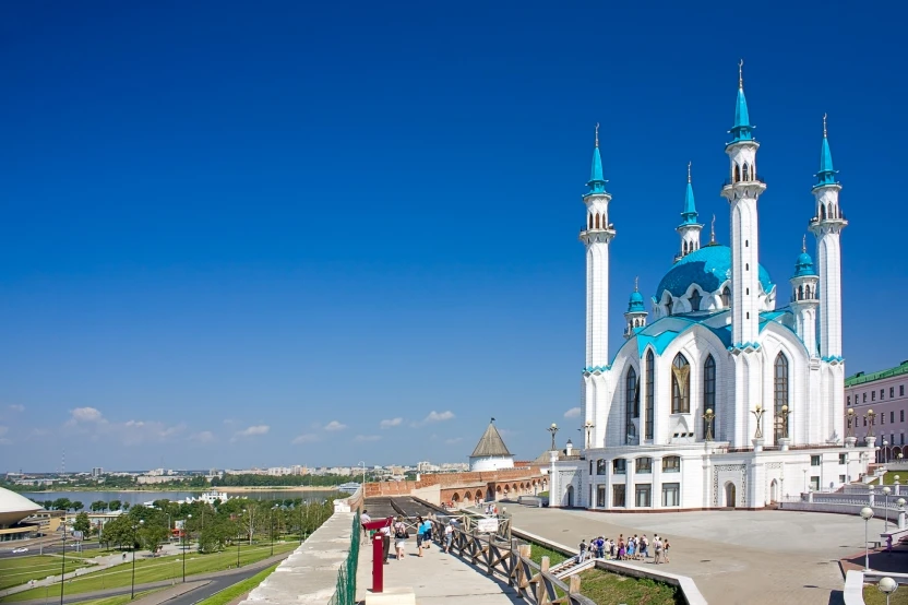 Вид на прекрасную мечеть Кул-Шариф в Кремле, Казань