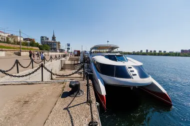 Водная экскурсия по Енисею на электрокатамаране ЭкоходЪ фото