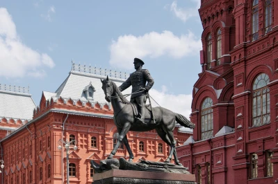 Памятник маршалу Жукову – фото достопримечательности вы увидите на экскурсии