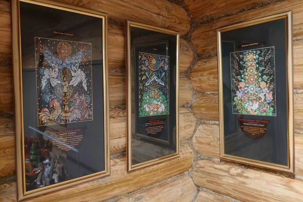 Творческая выставка «Корогод - круглый год. Кони и птицы» фото