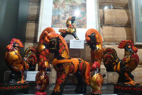 Творческая выставка «Корогод - круглый год. Кони и птицы» фото