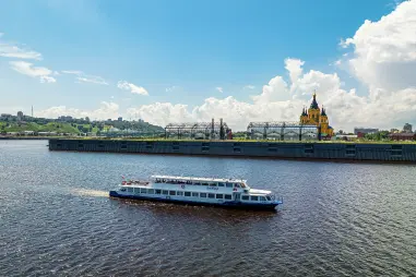 Экскурсия на теплоходе «На пересечении двух рек» фото