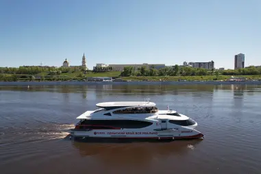 Прогулочный рейс по Каме на электрокатамаране ЭкоходЪ фото