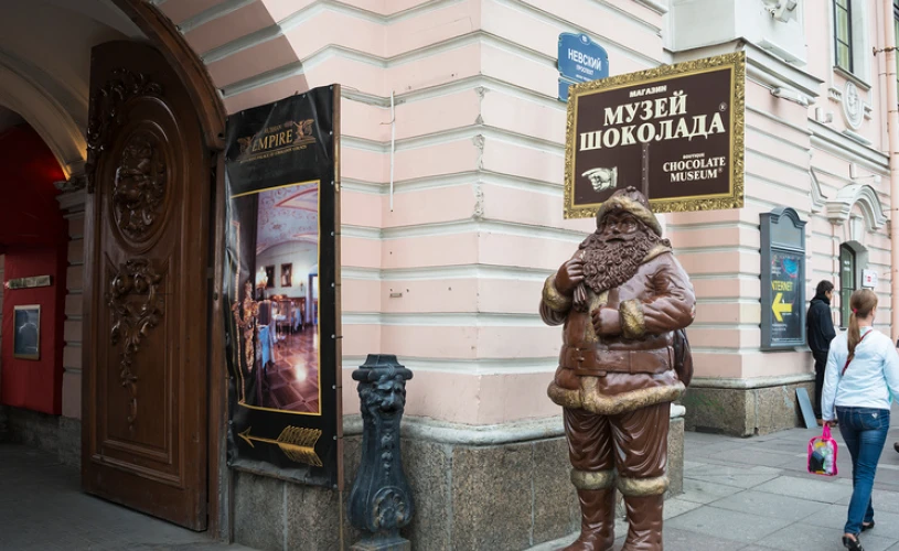 Что привезти из Санкт-Петербурга в подарок?