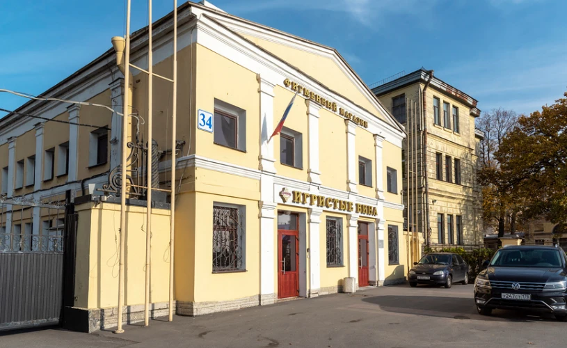 Что привезти из Санкт-Петербурга в подарок?