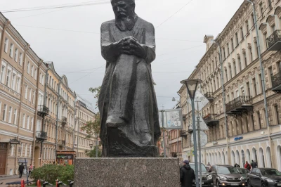 Памятник Ф.М. Достоевскому – фото достопримечательности вы увидите на экскурсии