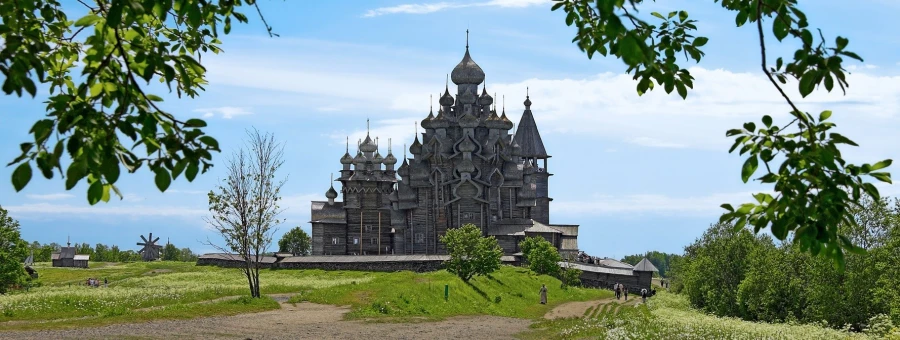 Преображенская церковь на острове Кижи на Онежском озере, Карелия