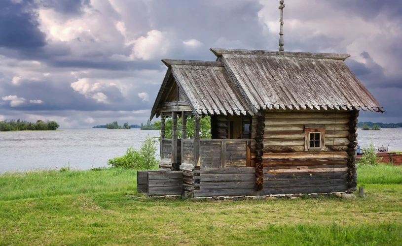 Деревянная церковь на острове Кижи