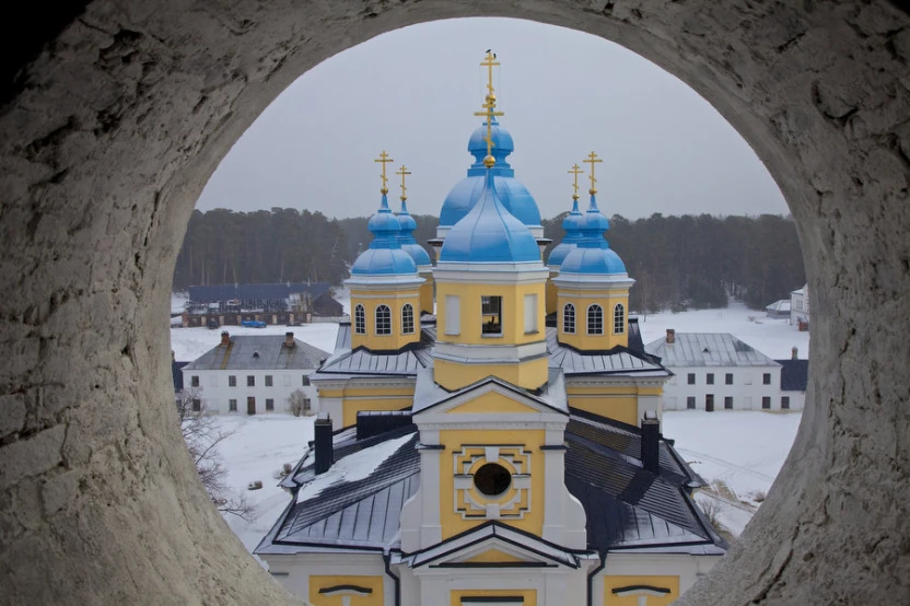 Коневский Рождество-Богородичный монастырь на острове Коневец