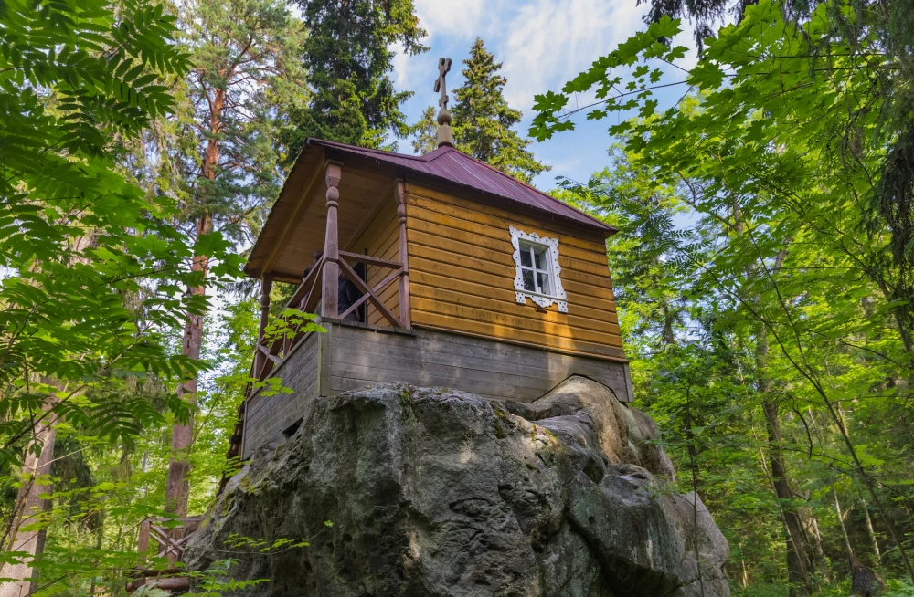 Часовня в Коневском монастыре на острове Коневец на Ладожском озере