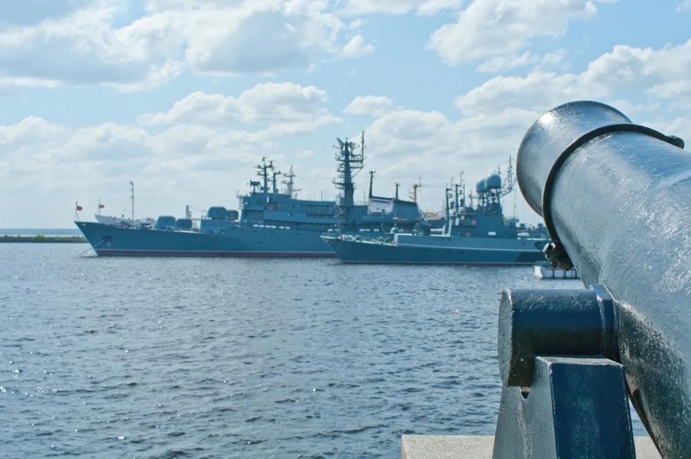 Старая пушка в Кронштадте, Санкт-Петербург