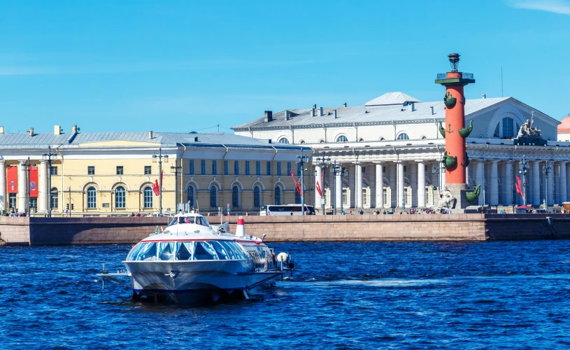 Поездка на метеоре – лучший способ добраться из Санкт-Петербурга в Петергоф