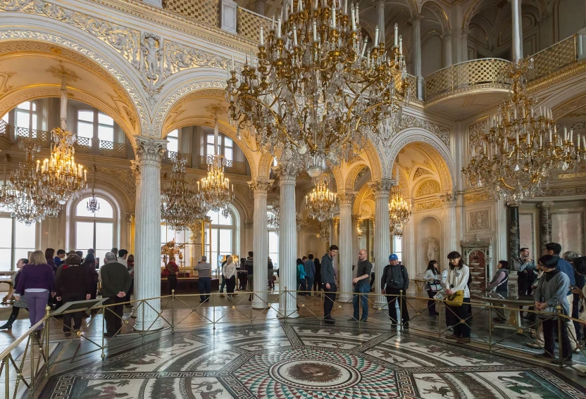 Интерьер Государственного Эрмитажа в Санкт-Петербурге