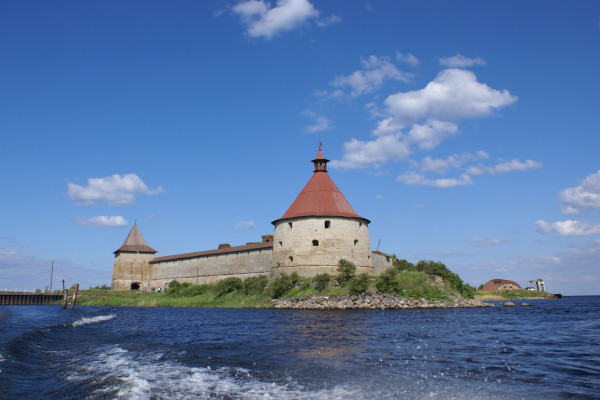 Экскурсия-круиз на метеоре в крепость Орешек – фото для каталога