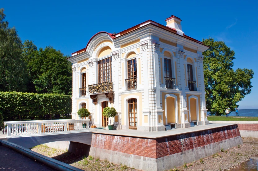 Эрмитажный дворец в Петергофе
