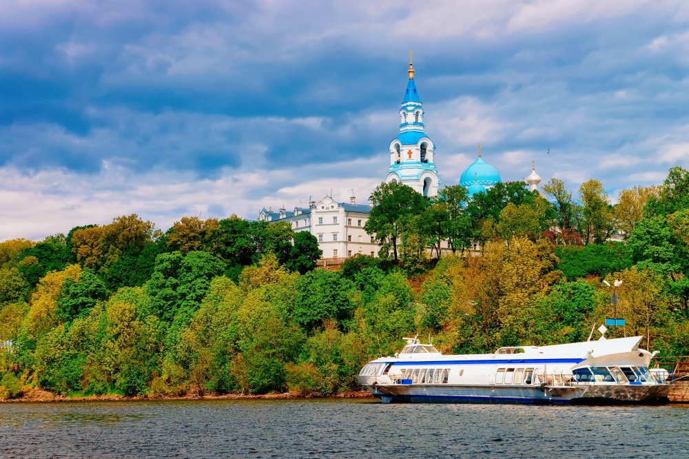 Валаамский монастырь в Карелии на озере Лагода