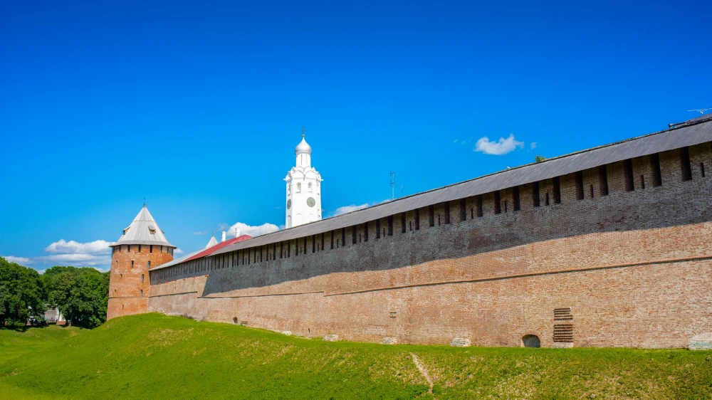 Стены Новгородского кремля