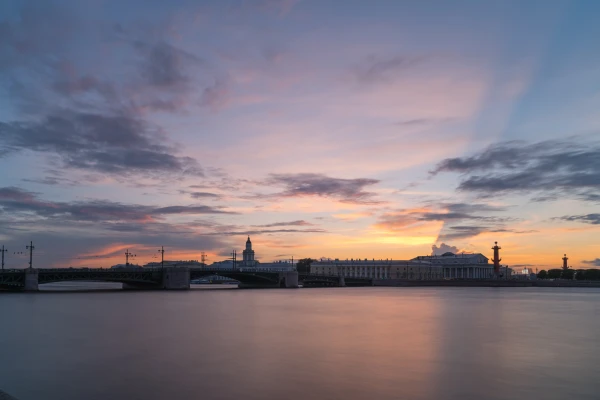 Ночной круиз-концерт - прогулка по Неве под разводку мостов фото