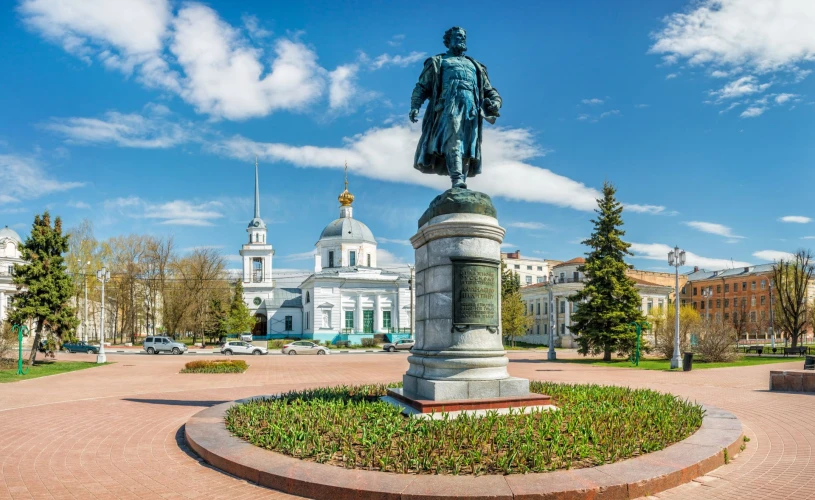 Памятник Афанасию Никитину в Твери