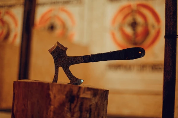 Бородатый топор - клуб метания топоров фото