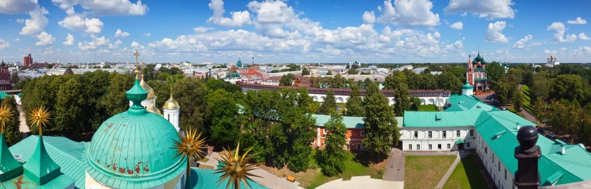 Вид сверху на старый район Ярославля