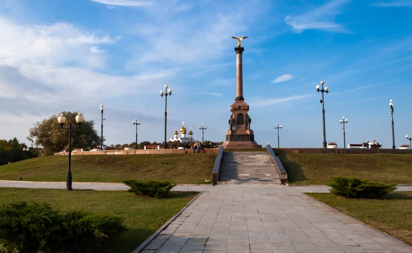 YAROSLAVL, RUSSIA - SEPTEMBER 21, 2018: View of the alley of fountains and the monument in honor of the 1000th anniversary of Yaroslavl on the Strelka merger of the rivers Volga and Kotorosl